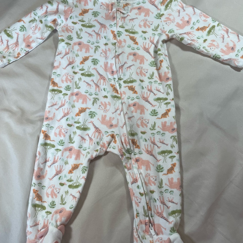Assorted Baby Girl Onesies Bundle, mostly Carter’s, all NWOT or‎ EUC, Size 6M - Picture 5 of 8